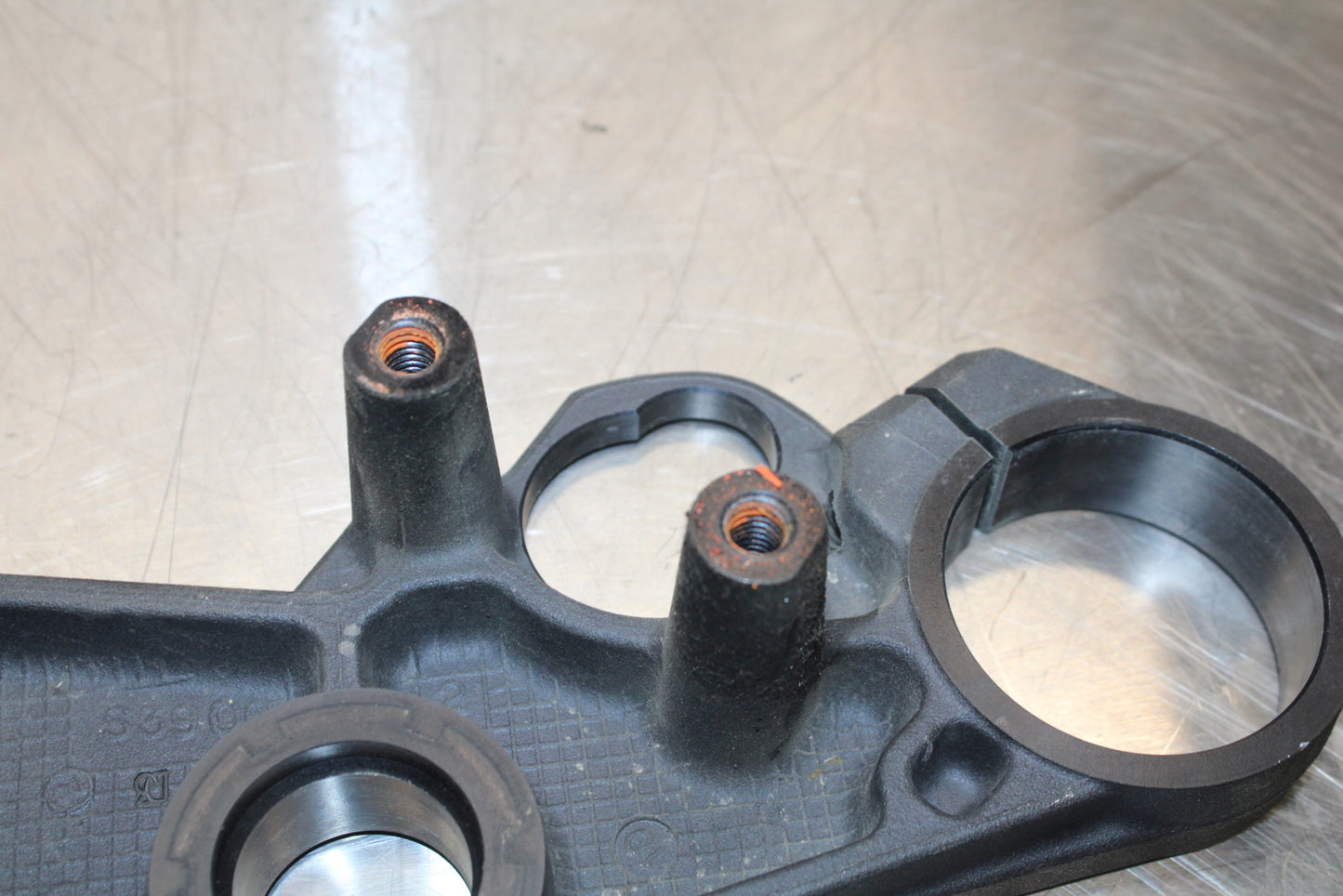 11 SUZUKI GSXR1000 FORKS UPPER TRIPLE TREE CLAMP BB142