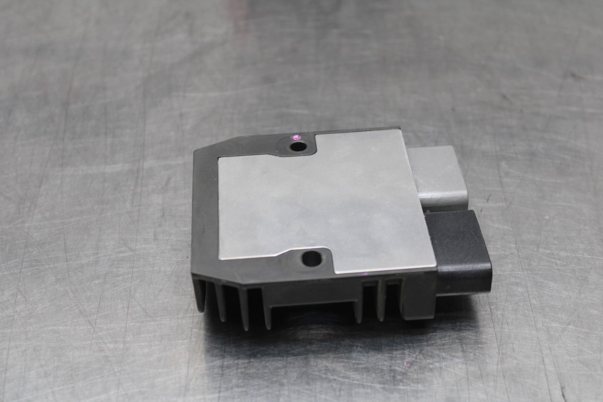 24-25 SUZUKI GSXR1000 RECTIFIER VOLTAGE REGULATOR BB767