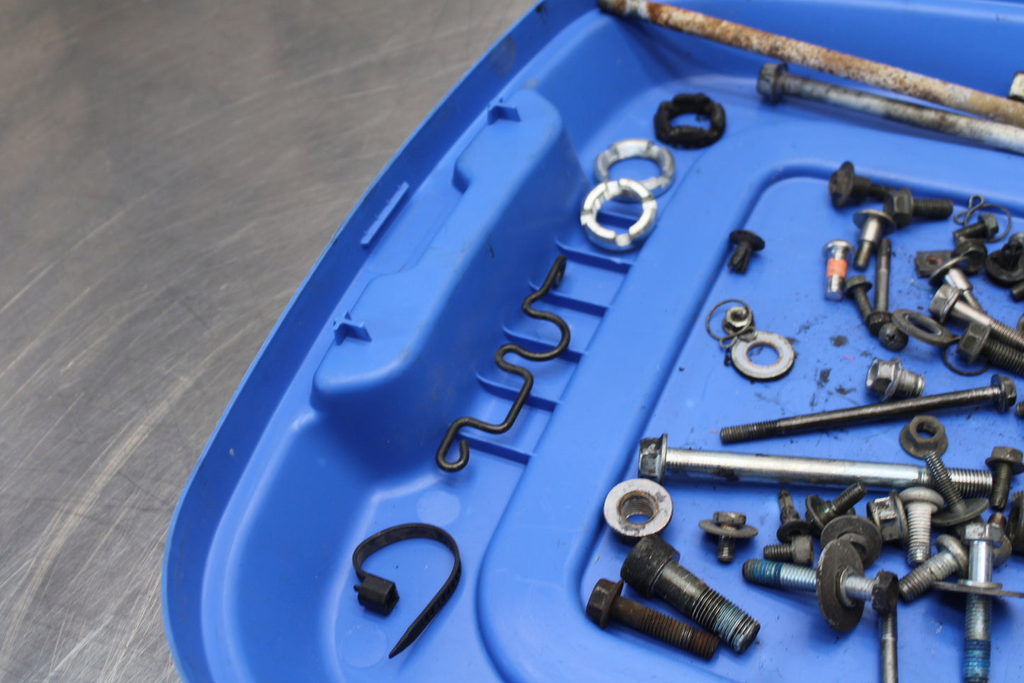 03 SUZUKI SV650S MOUNTING BOLTS HARDWARE MOTOR SCREWS BB167