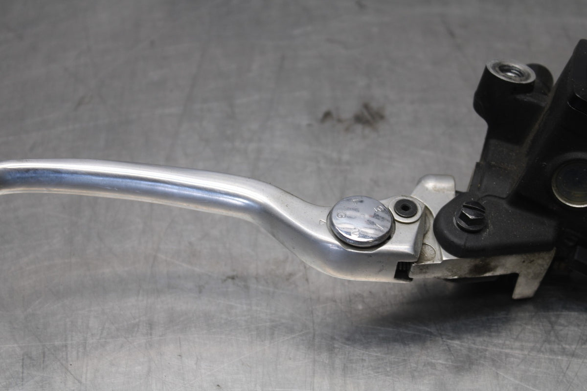 15-17 YAMAHA FJ09 FRONT BRAKE MASTER CYLINDER w/ LEVER BB906