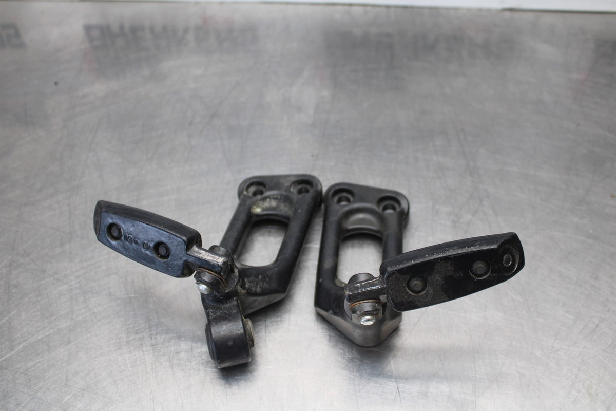 09-17 HARLEY-DAVIDSON V-ROD REAR PASSENGER FOOT STEP PEG SET BB886