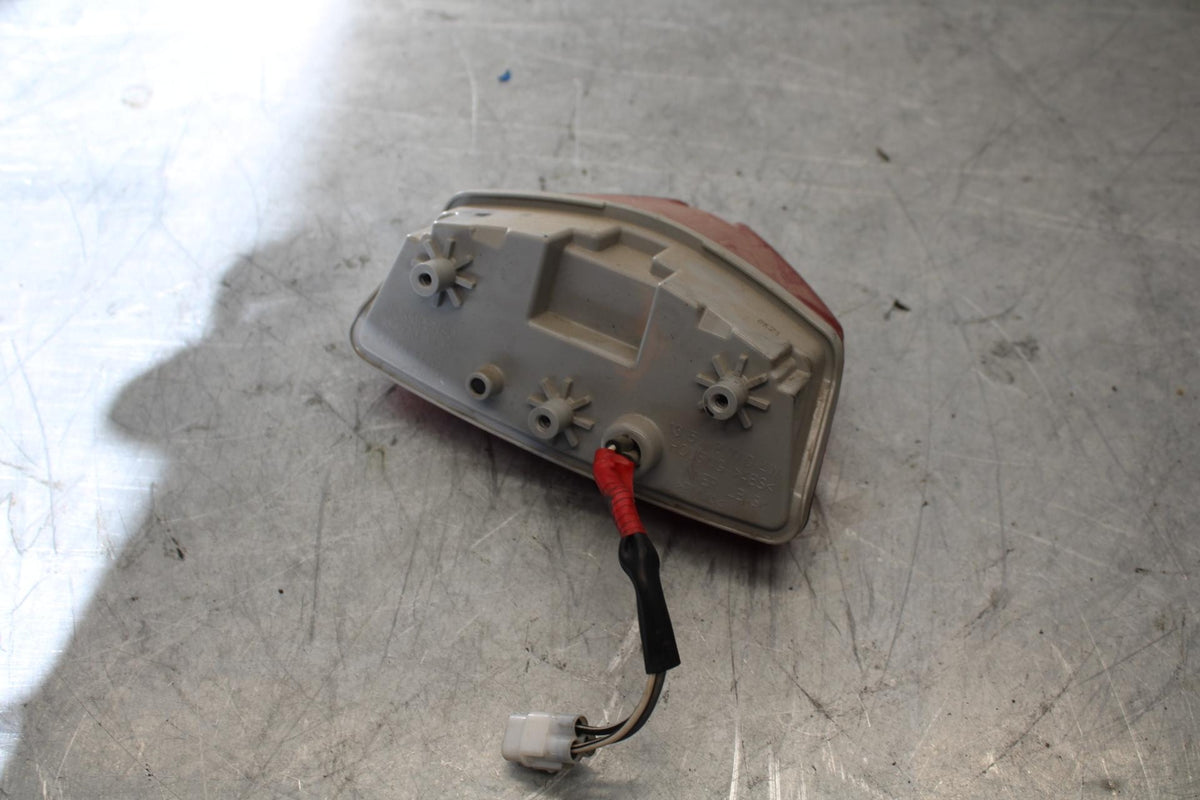 15-21 SUZUKI GSXR600 REAR TAIL TAILLIGHT BACK BRAKE LIGHT BB437
