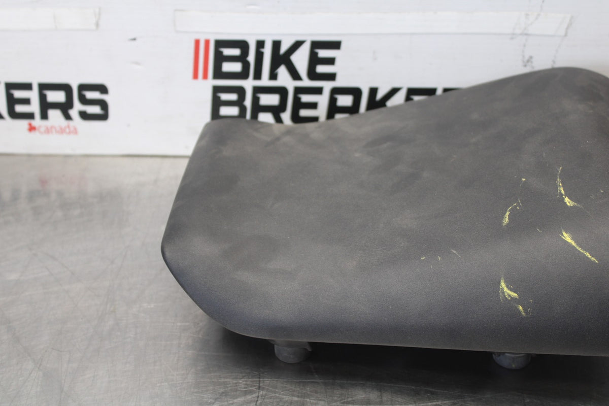 15-17 YAMAHA FJ09 REAR BACK PASSENGER TANDEM SEAT PAD SADDLE PILLION BB906