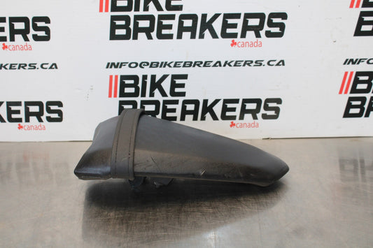 22-25 YAMAHA YZF R7 REAR BACK PASSENGER TANDEM SEAT PAD SADDLE PILLION BB176