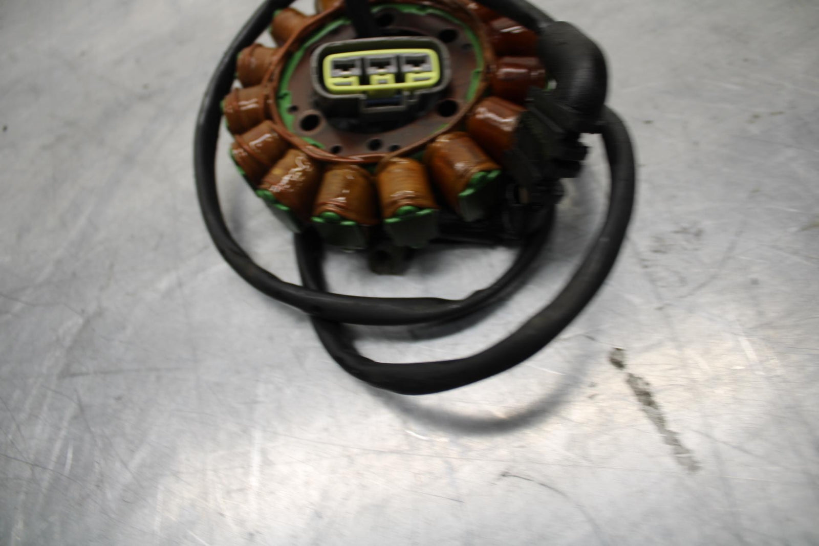 09-14 YAMAHA YZF R1 STATOR GENERATOR ALTERNATOR MAGNETO 14B-81410-00-00 BB471