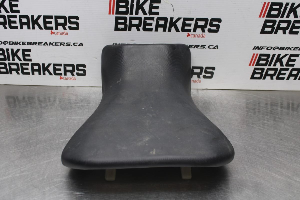 08 SUZUKI SV650 FRONT DRIVERS SEAT PAD SADDLE PILLION BB846