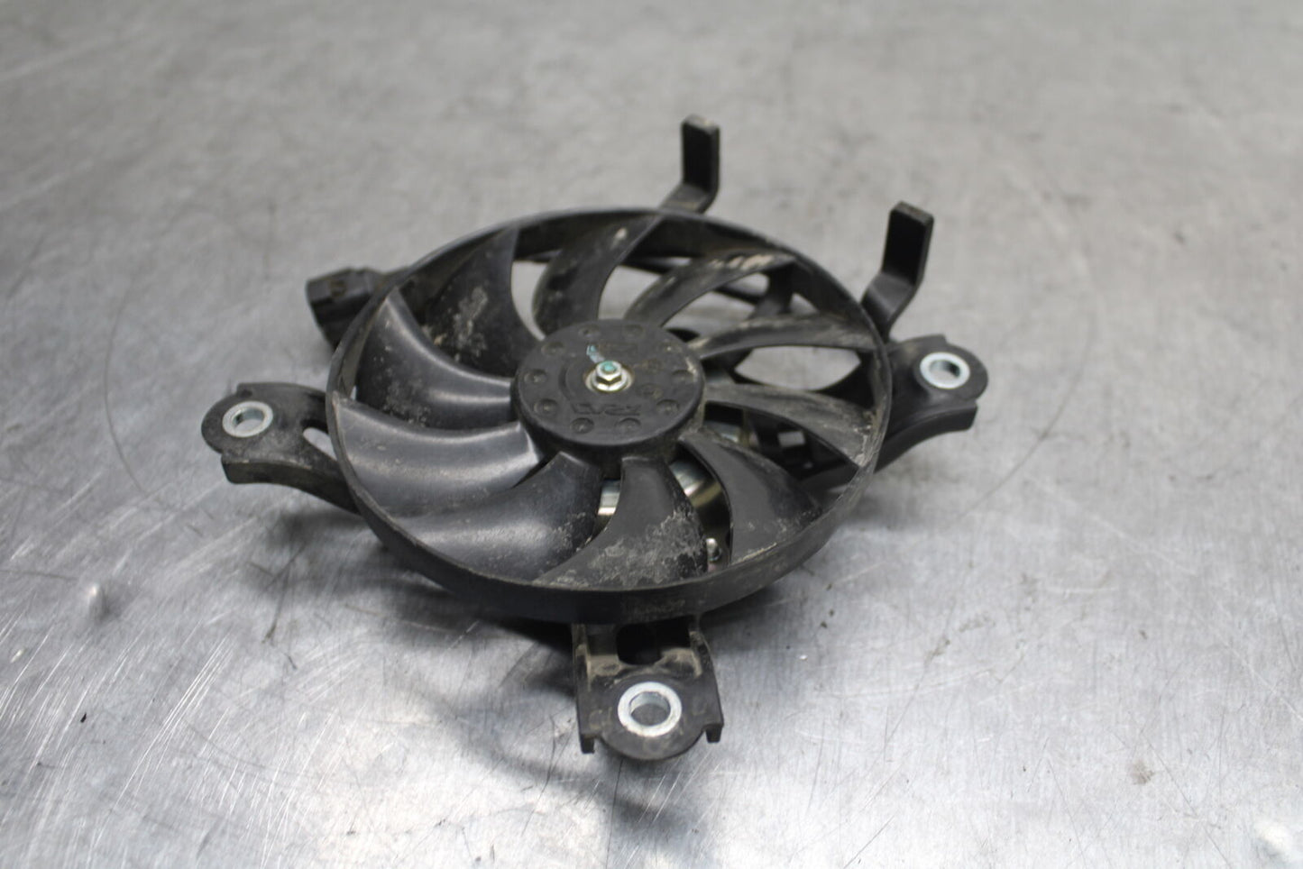15-19 HONDA CBR300R ENGINE RADIATOR COOLING FAN  BB112