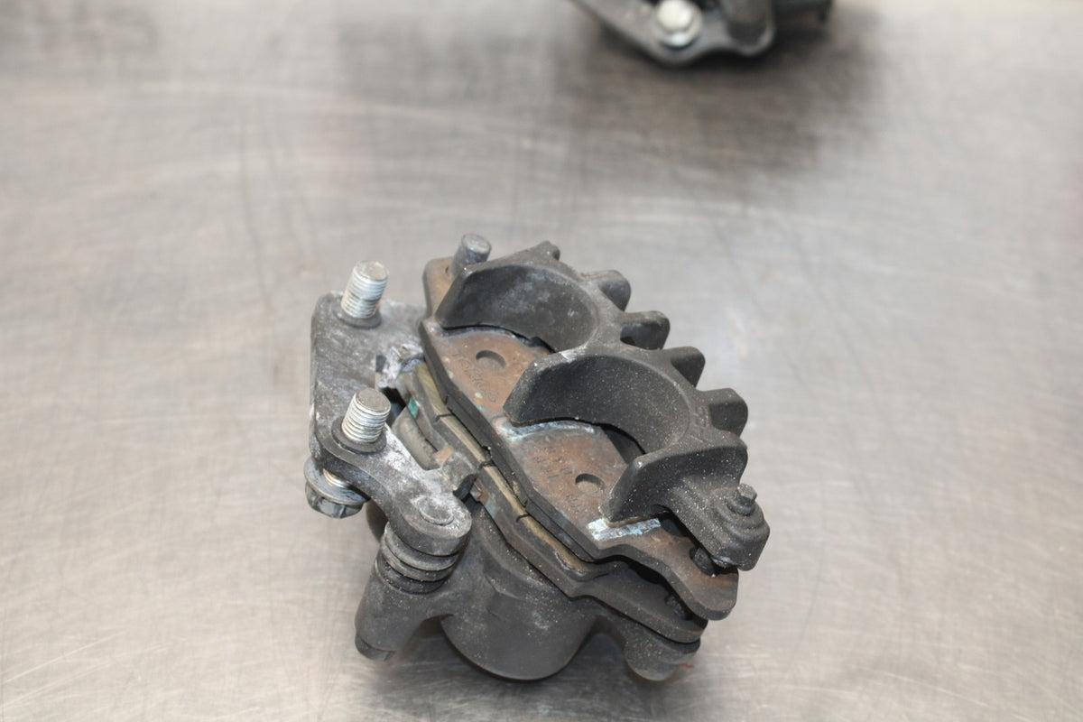 08 SUZUKI SV650 RIGHT LEFT FRONT BRAKE CALIPER SET PAIR CALIPERS BB846