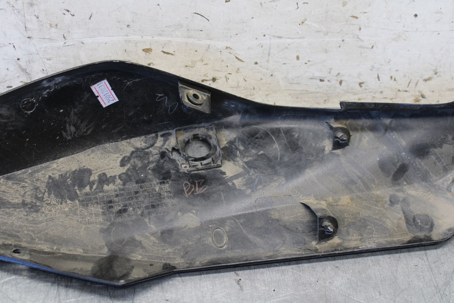 19-22 KAWASAKI Z400 LEFT REAR BACK TAIL FAIRING COWL SHROUD BB708