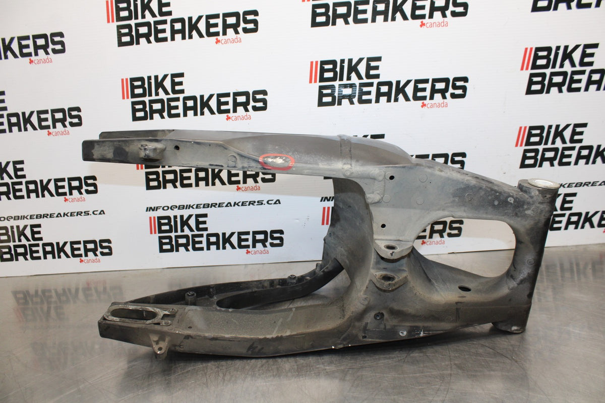 06-07 SUZUKI GSXR 600 REAR SWINGARM BACK SUSPENSION SWING ARM BB178