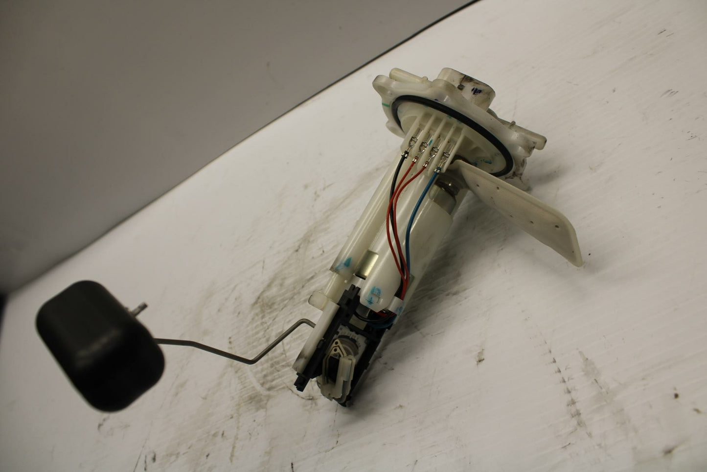 18-20 HUSQVARNA VITPILEN 401 FUEL PUMP GAS PETROL SENDER UNIT BB248