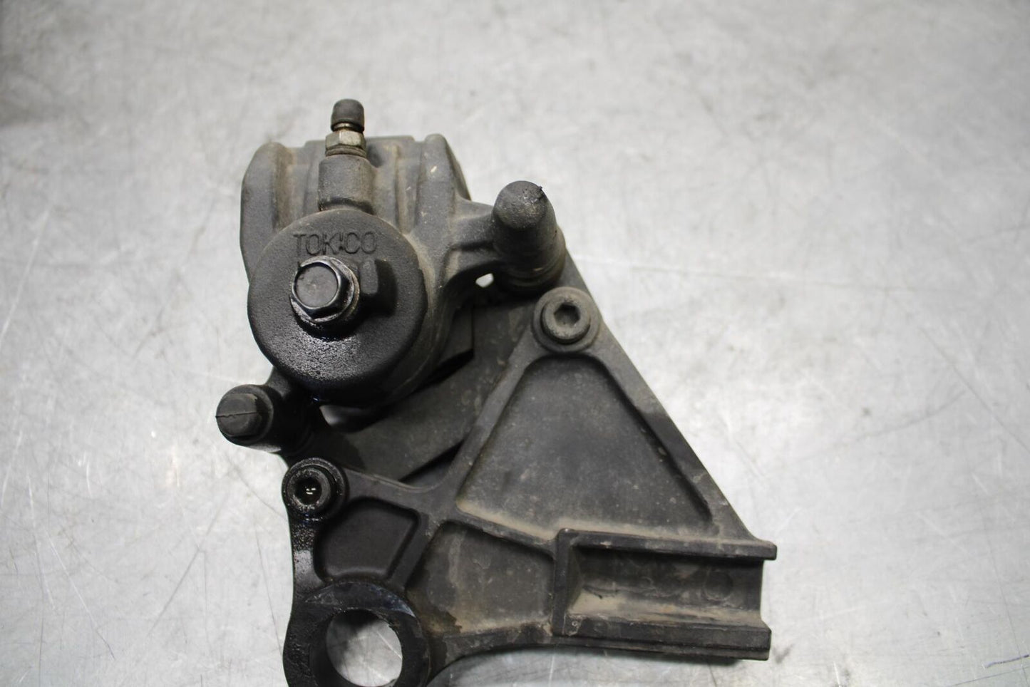 2012 Kawasaki Ninja ZX6R ZX600R REAR BACK BRAKE CALIPER W MOUNT BRACKET BB529