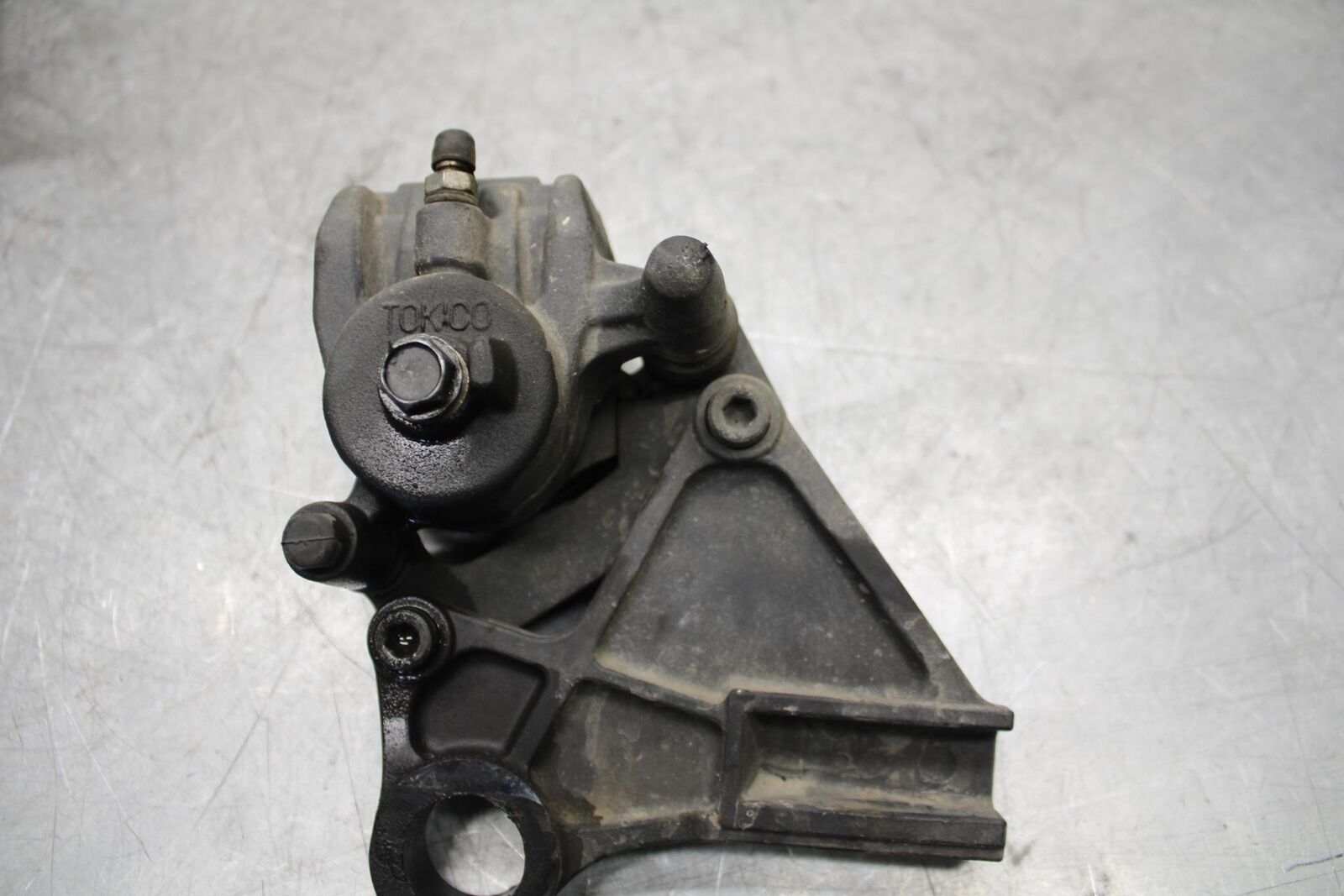 2012 Kawasaki Ninja ZX6R ZX600R REAR BACK BRAKE CALIPER W MOUNT BRACKET BB529