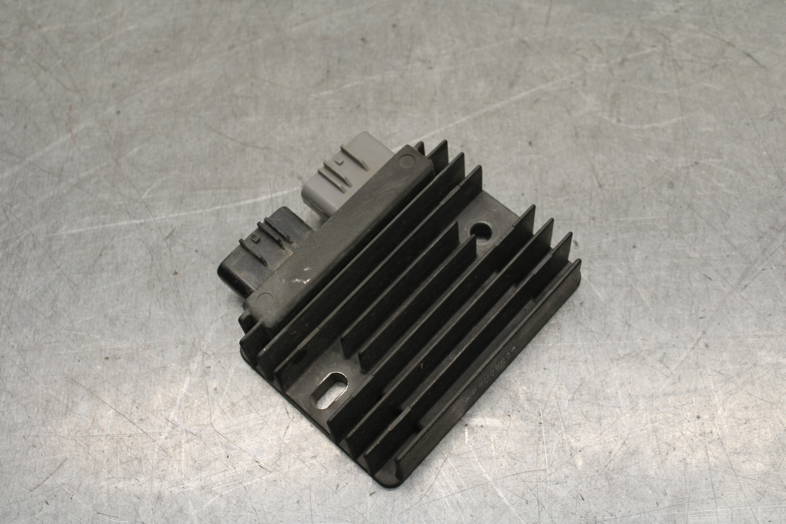 16 KAWASAKI NINJA ZX10R RECTIFIER VOLTAGE REGULATOR 21066-0748  BB650