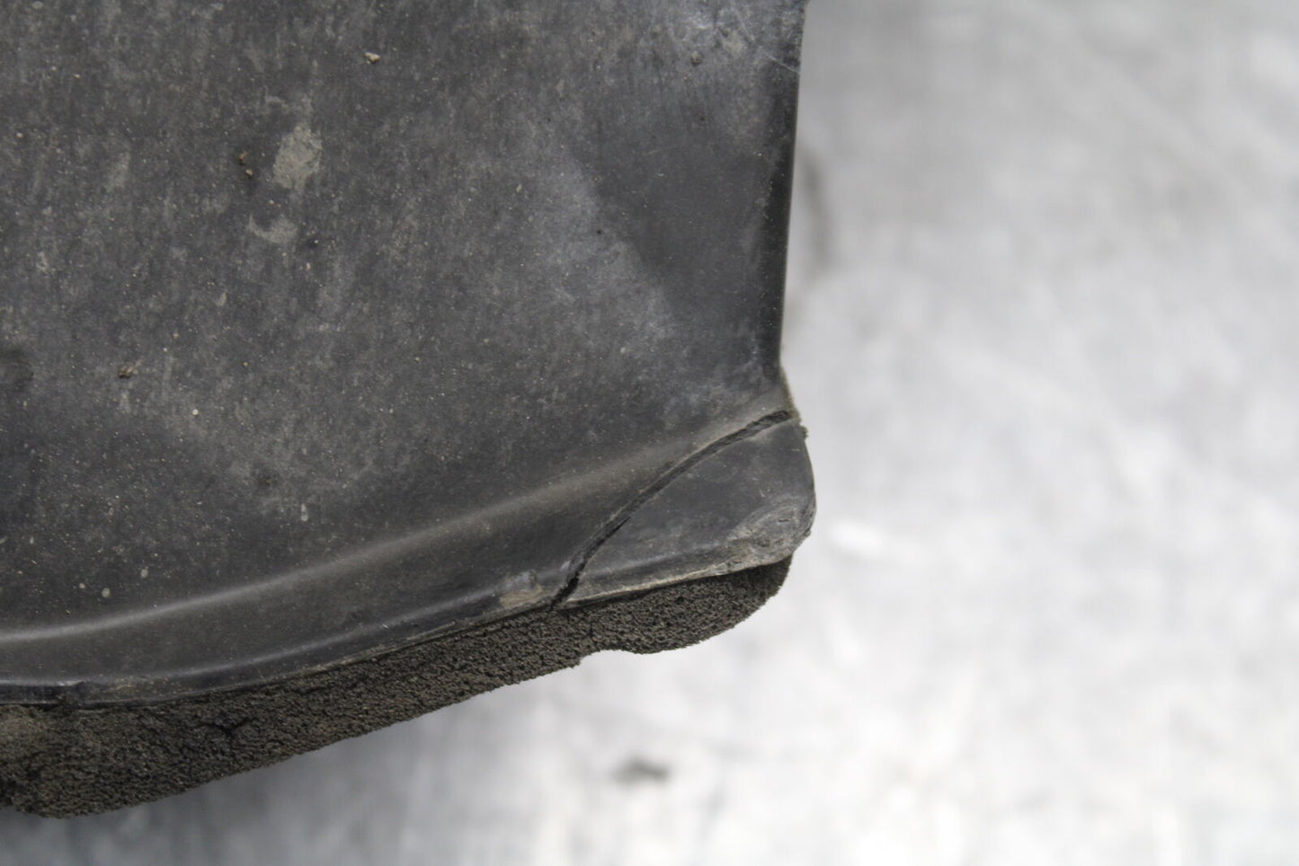 03-04 KAWASAKI NINJA ZX6RR AIRBOX AIR INTAKE FILTER BOX BB684