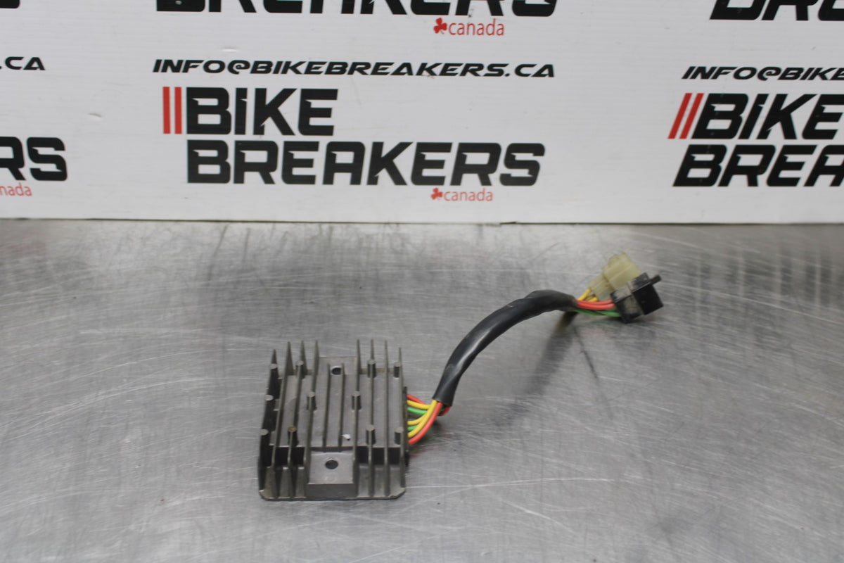 02 DUCATI MONSTER 620 RECTIFIER VOLTAGE REGULATOR BB851