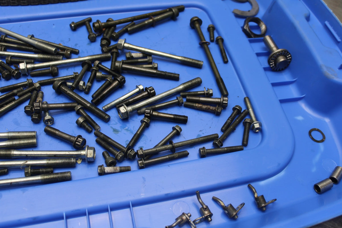 03 SUZUKI GSXR600 ENGINE MOUNTING BOLTS HARDWARE MOTOR SCREWS BB801