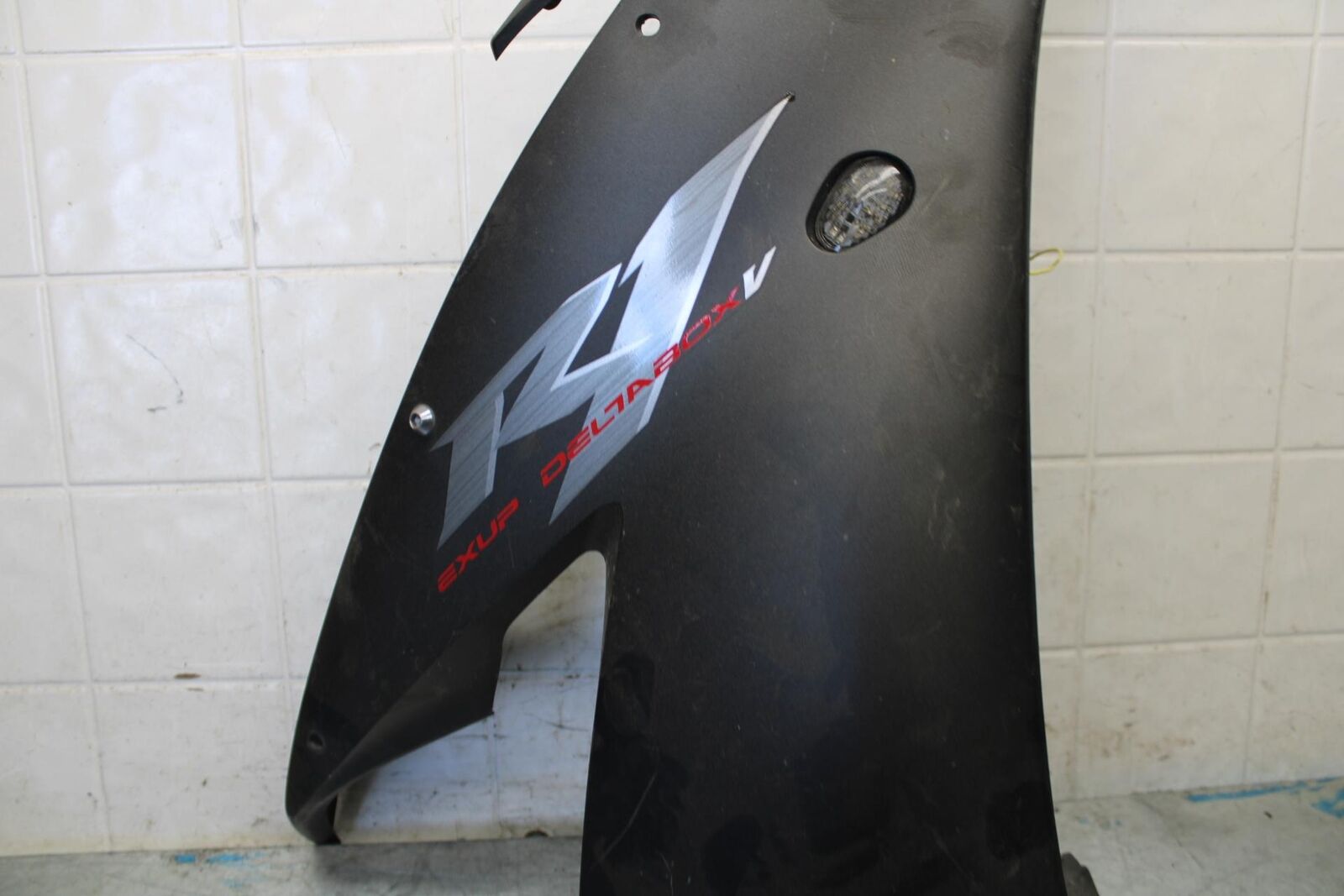 04-06 YAMAHA YZF R1 RIGHT LOWER MID UPPER SIDE FAIRING COWL  BB432