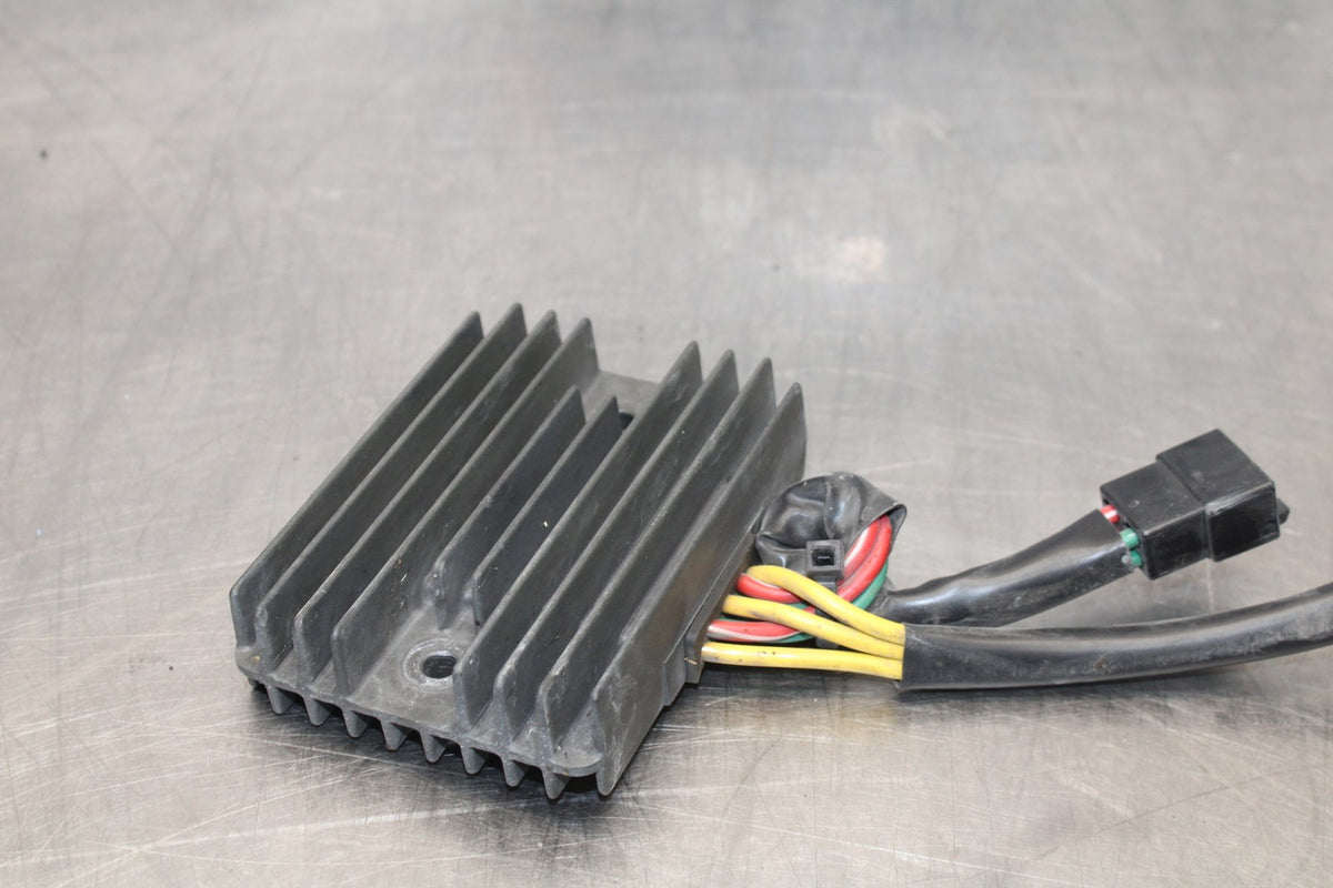 16 APRILIA TUONO V4 1100 RECTIFIER VOLTAGE REGULATOR BB905