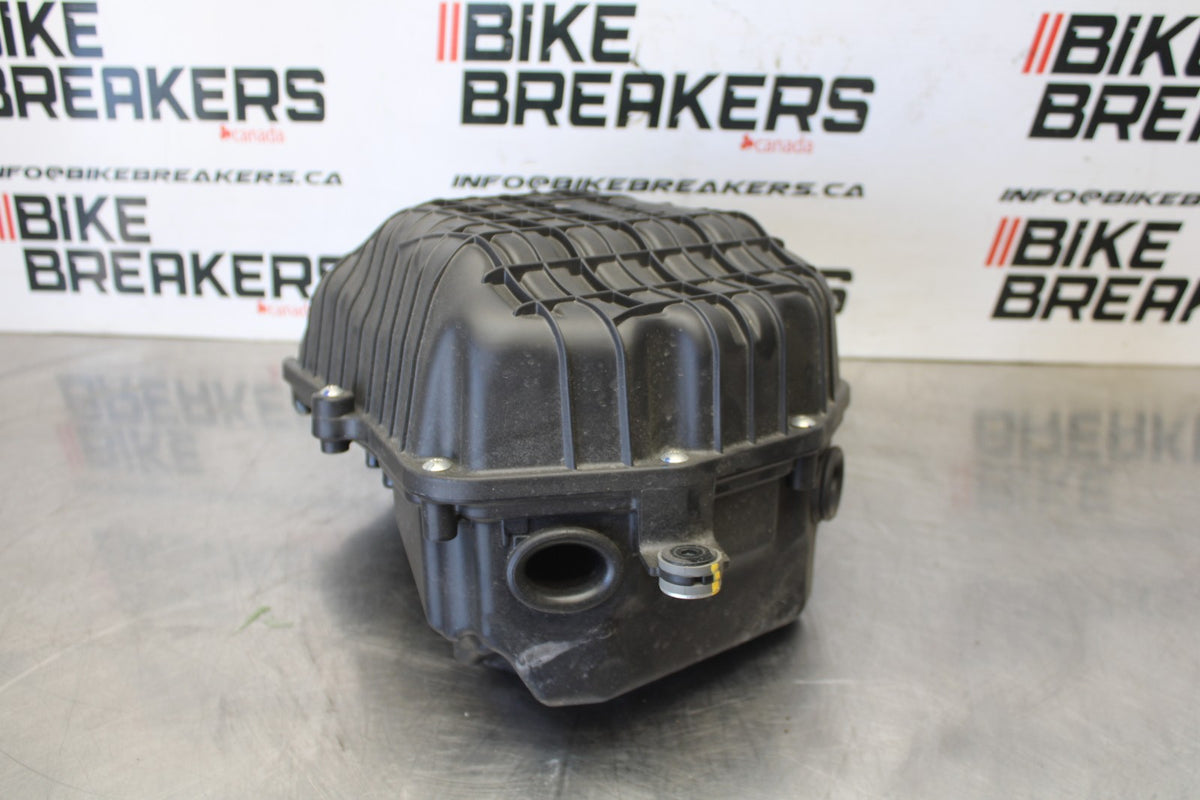 24-25 KAWASAKI ELIMINATOR 450 AIRBOX AIR INTAKE FILTER BOX BB869