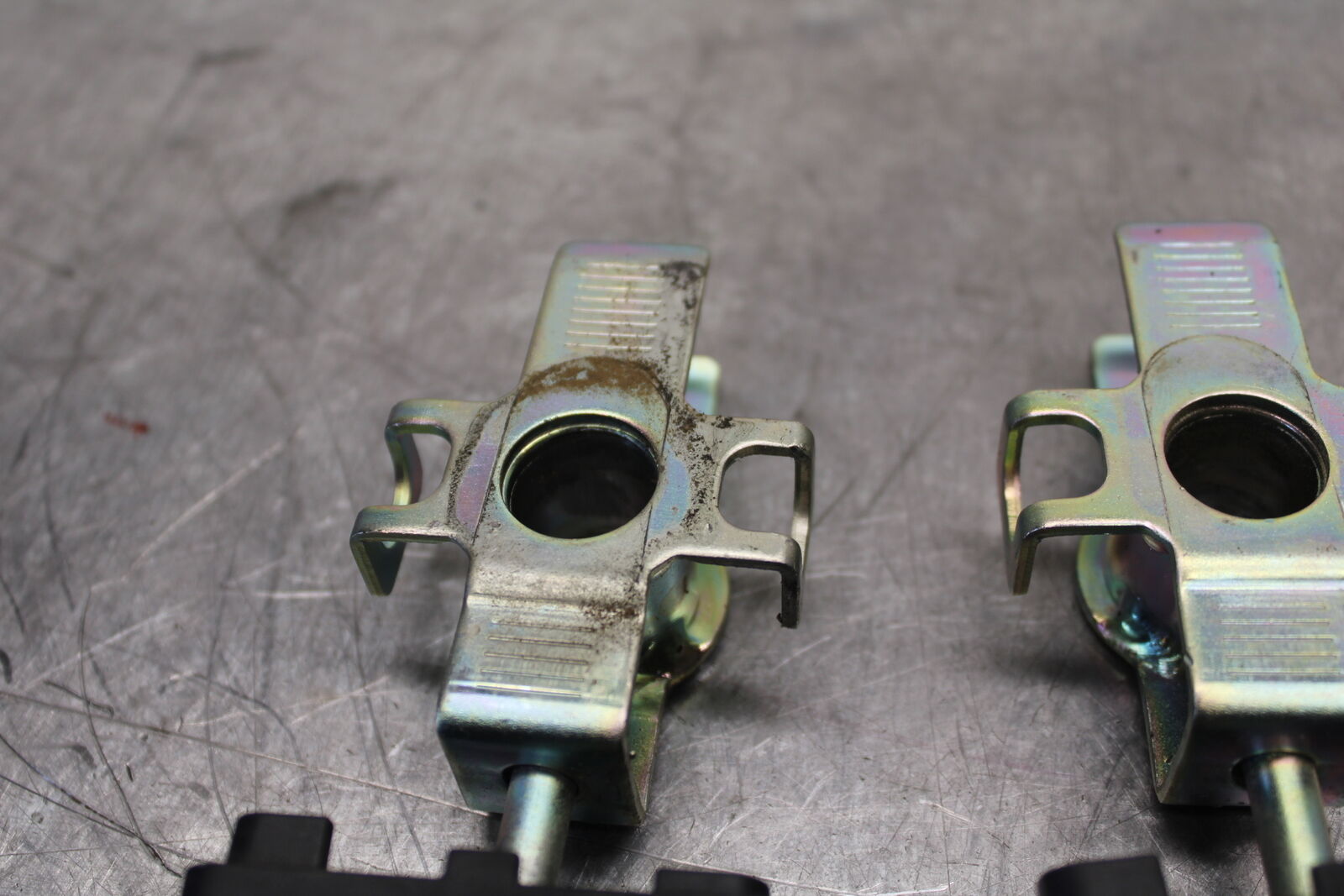 19-24 YAMAHA R3 SWINGARM CHAIN TENSIONER ADJUSTMENT BRACKETS  BB736