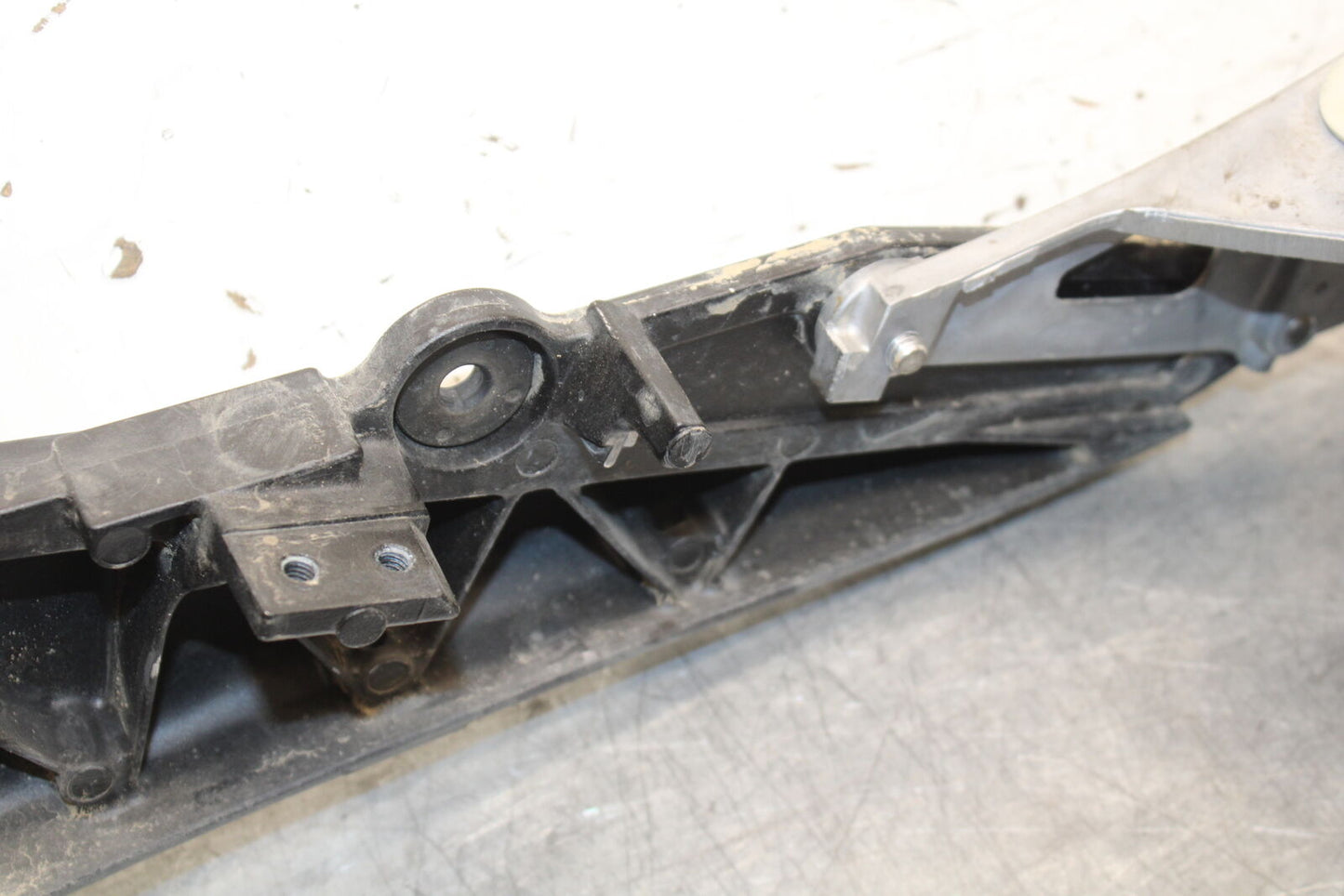 06-07 SUZUKI GSXR750 REAR SUBFRAME SUB FRAME 41211-01H00-YAP 41231-41G10 BB670