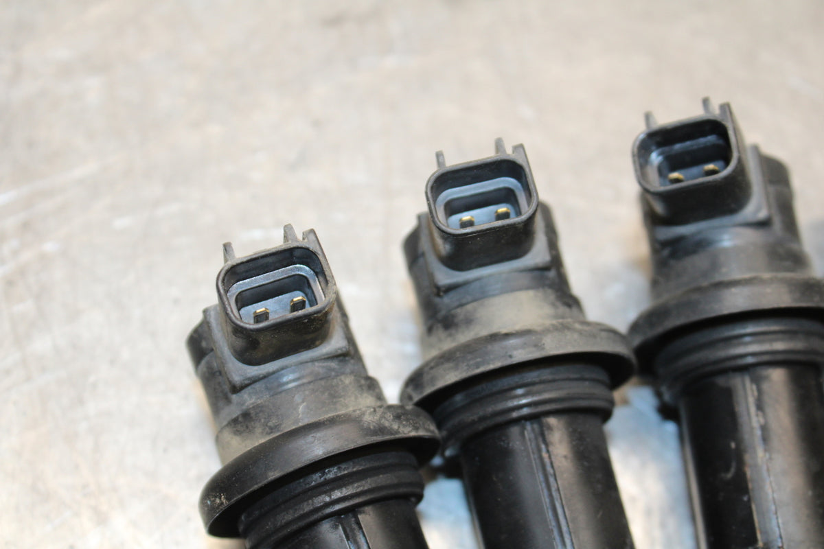 04-06 YAMAHA YZF R1 IGNITION COILS COIL SPARK PLUG CAPS 5VY-82310-00-00 BB659
