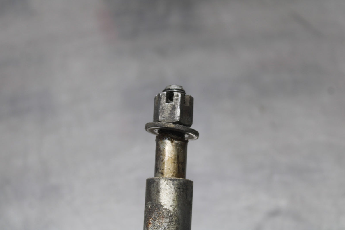 78-79 SUZUKI GS1000 FRONT WHEEL RIM AXLE PIVOT BOLT BB787