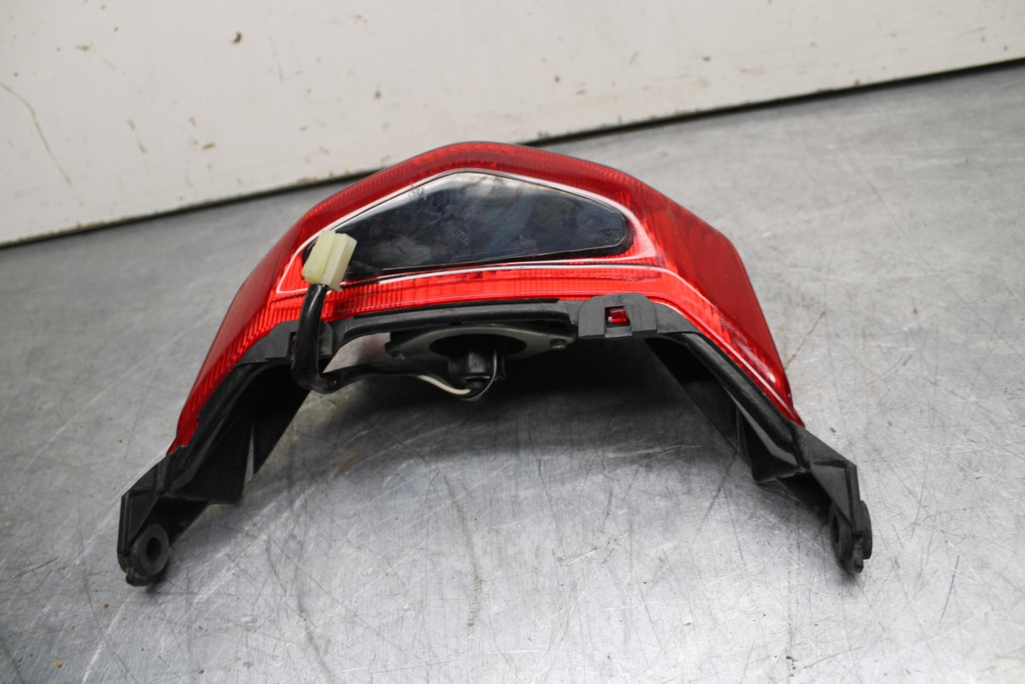 07-12 SUZUKI BANDIT GSF 650 F GSX650F/ REAR TAIL TAILLIGHT BACK BRAKE LIGHT BB90
