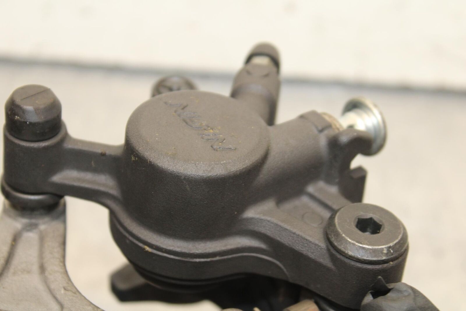 2011 Suzuki GSXR1000 REAR BACK BRAKE CALIPER W MOUNT BRACKET BB96