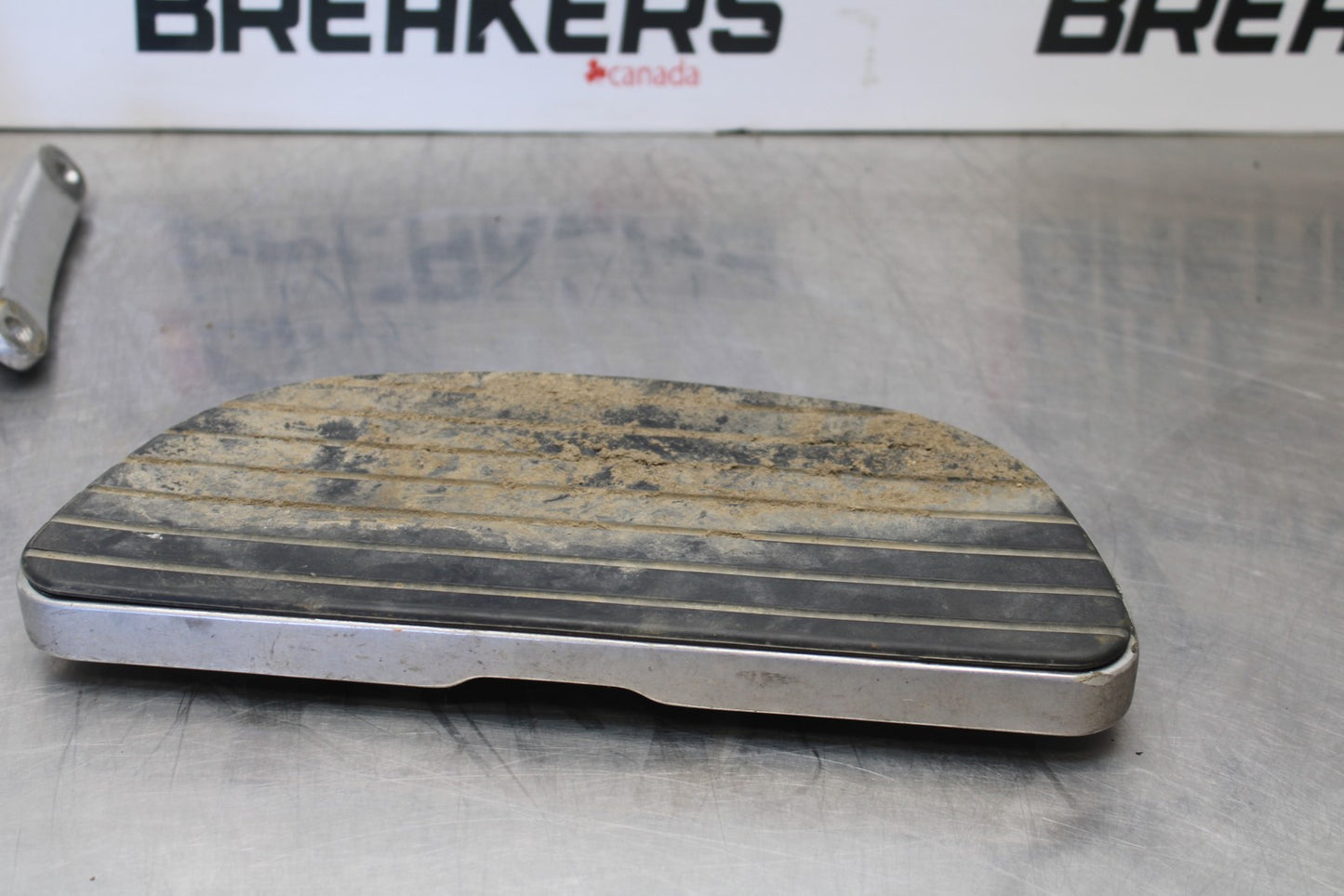 05-06 VICTORY KINGPIN DELUXE LEFT FRONT FOOT REST PEG STEP BB195