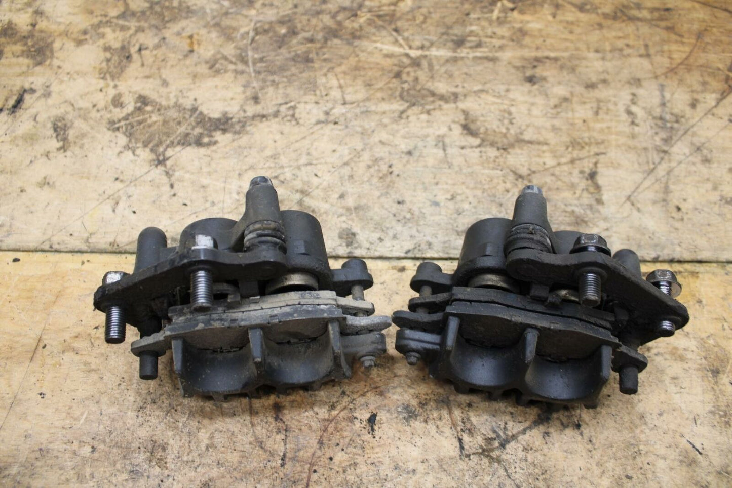 07-11 SUZUKI VSTROM 650 RIGHT LEFT FRONT BRAKE CALIPER SET PAIR CALIPERS BB340