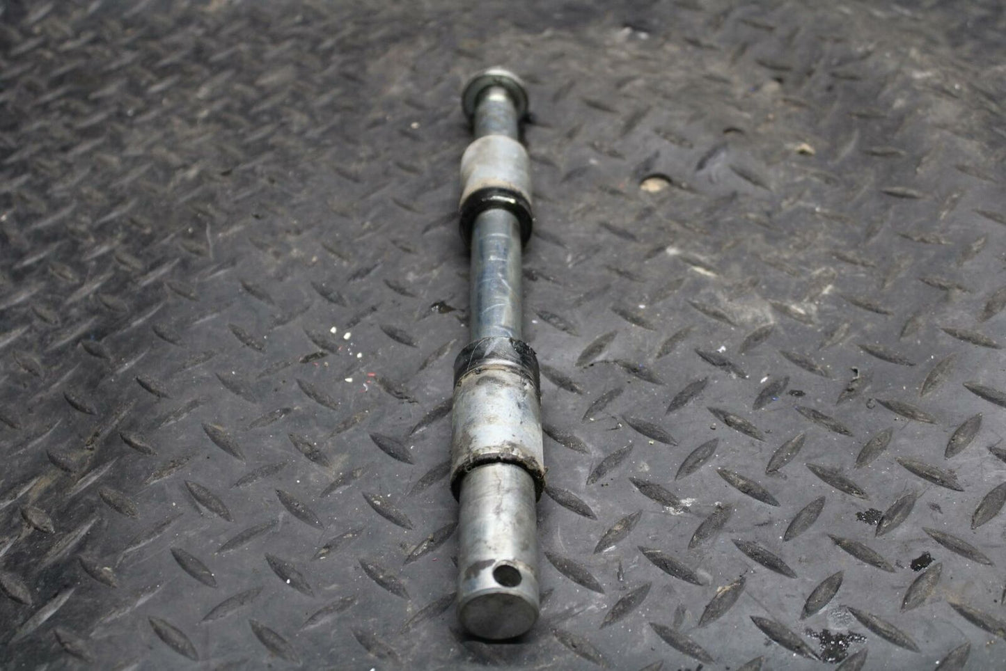 05-06 KAWASAKI VULCAN 1500 VN1500 CLASSIC FRONT WHEEL RIM AXLE PIVOT BOLT BB220