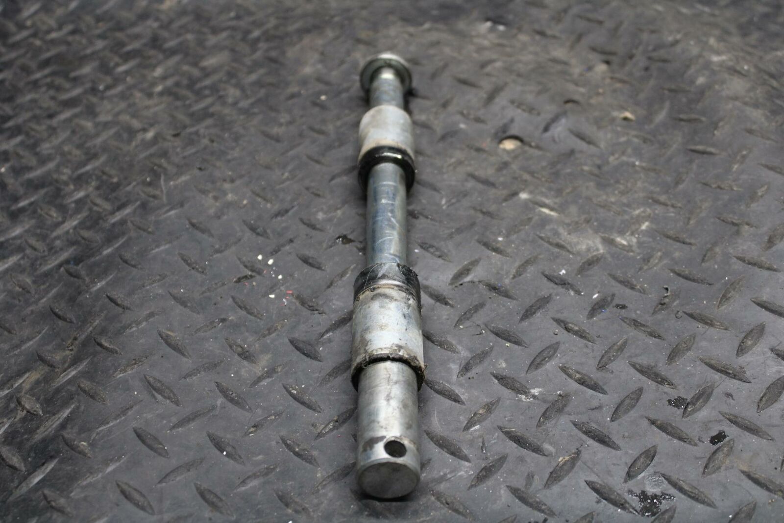 05-06 KAWASAKI VULCAN 1500 VN1500 CLASSIC FRONT WHEEL RIM AXLE PIVOT BOLT BB220