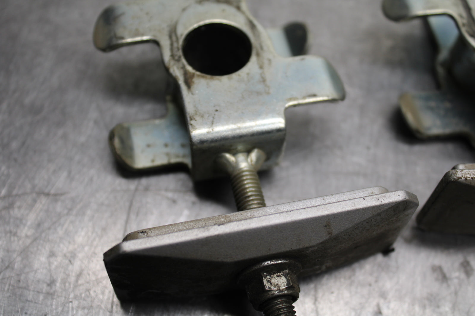 03 SUZUKI SV650S SWINGARM CHAIN TENSIONER ADJUSTMENT BRACKETS  BB130