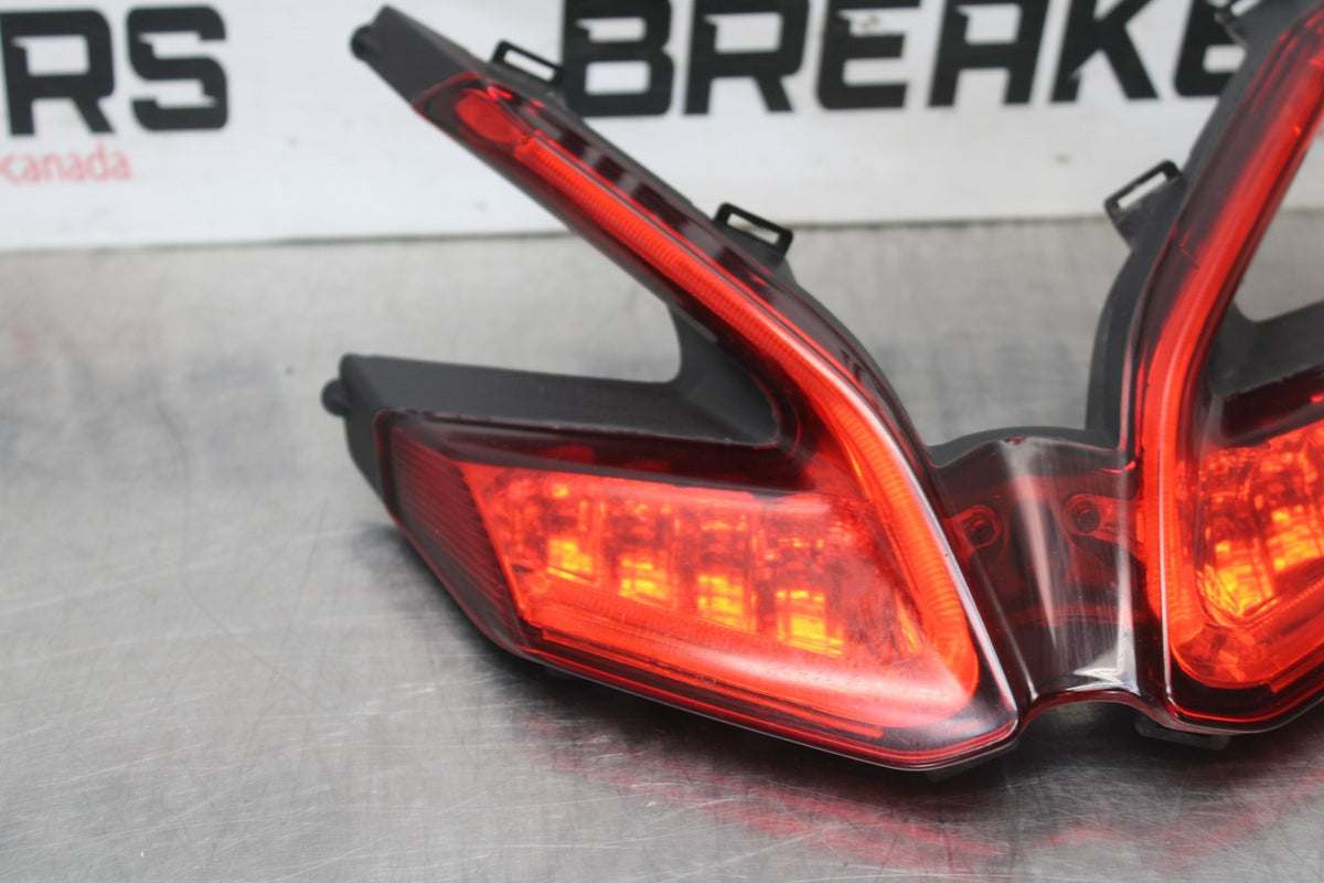 16 DUCATI 959 PANIGALE REAR TAIL TAILLIGHT BACK BRAKE LIGHT BB912