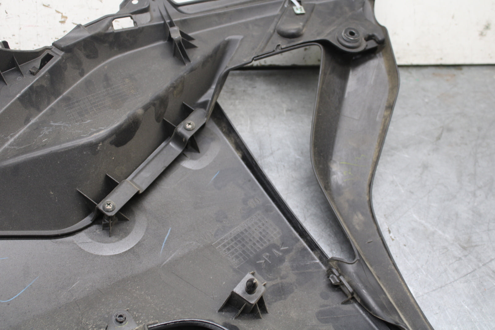 15-17 YAMAHA YZF R3 RIGHT LOWER MID UPPER SIDE FAIRING COWL  BB526