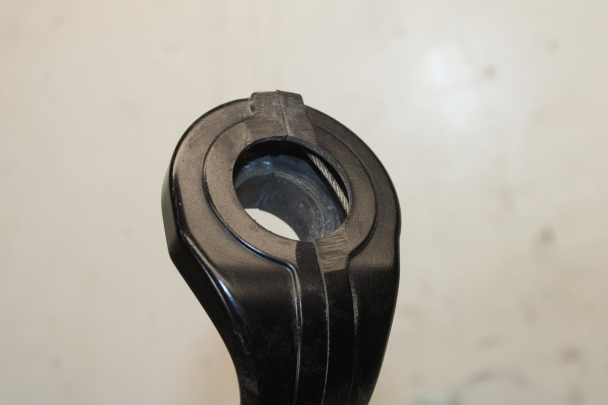 08-18 KAWASAKI KLR650 THROTTLE CABLE LINE HOUSING GUIDE BB707