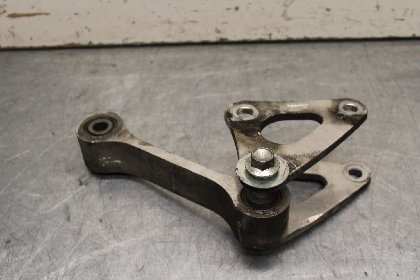 11-23 SUZUKI GSXR 750 REAR DOGBONE SHOCK LINKAGE LINK BB630