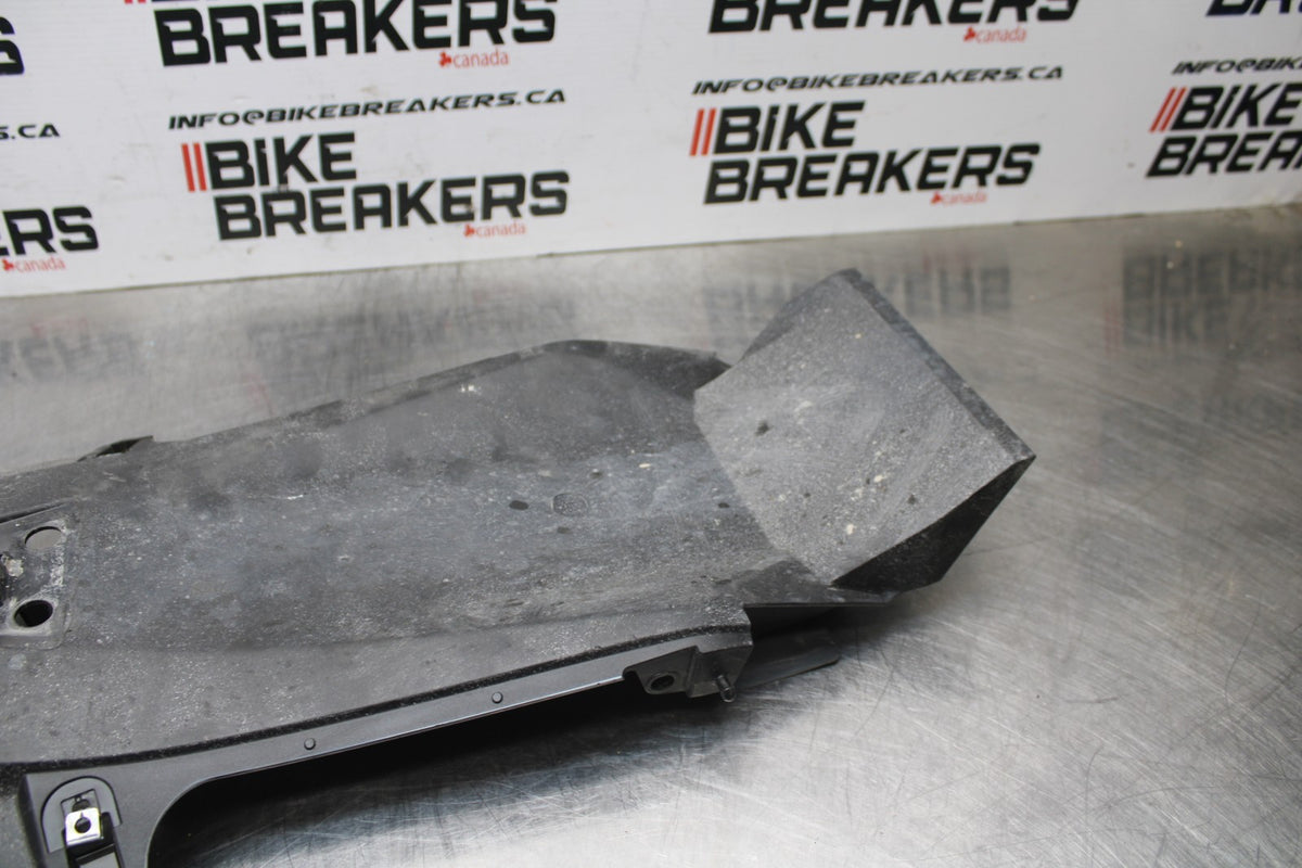 24 KAWASAKI NINJA 500 ABS REAR BACK TAIL UNDERTAIL FAIRING COWL FENDER BB818