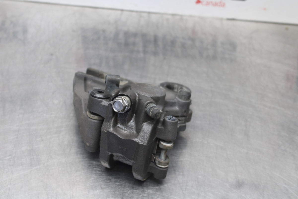 24-25 KAWASAKI NINJA ZX6R REAR BACK BRAKE CALIPER W MOUNT BRACKET BB785