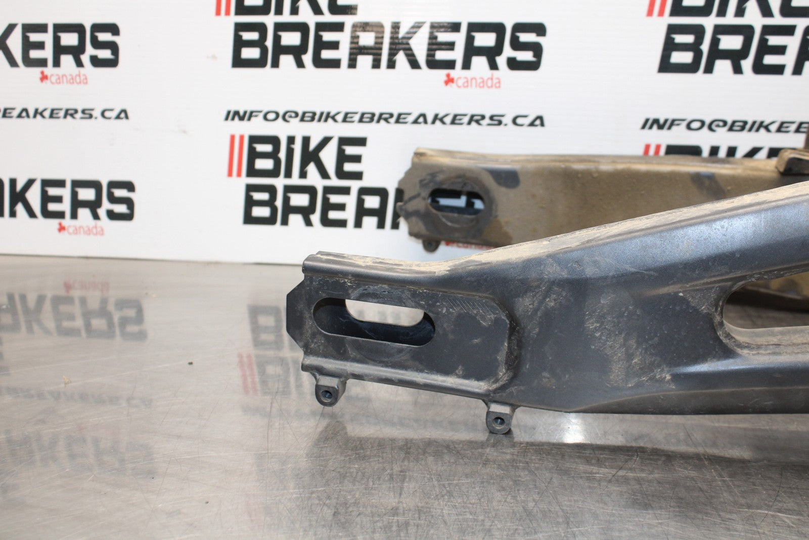22-25 YAMAHA YZF R7 REAR SWINGARM BACK SUSPENSION SWING ARM BEB-22110-01-P0 BB76