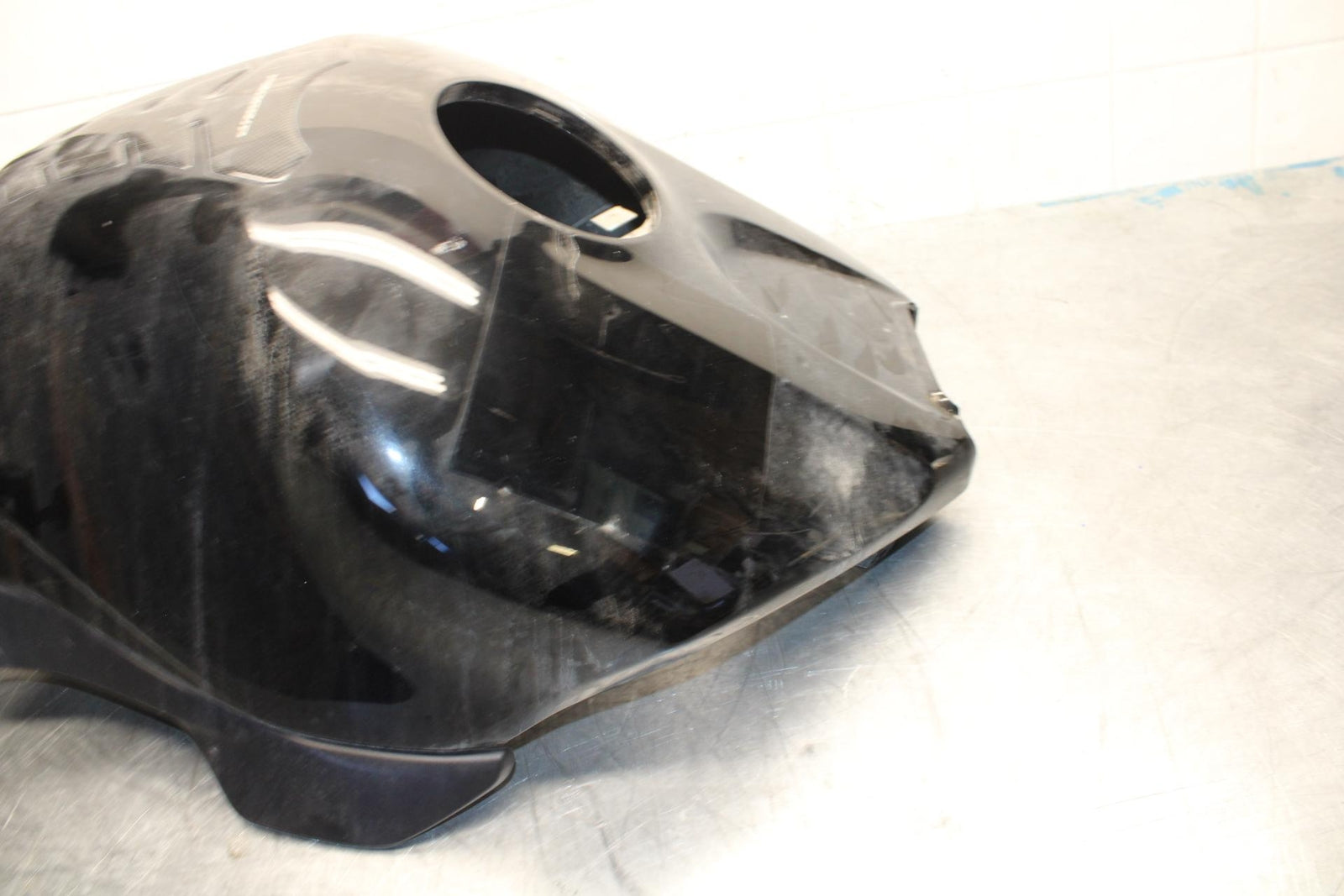 06-07 HONDA CBR1000RR GAS TANK FUEL CELL COVER FAIRING COWL BB464