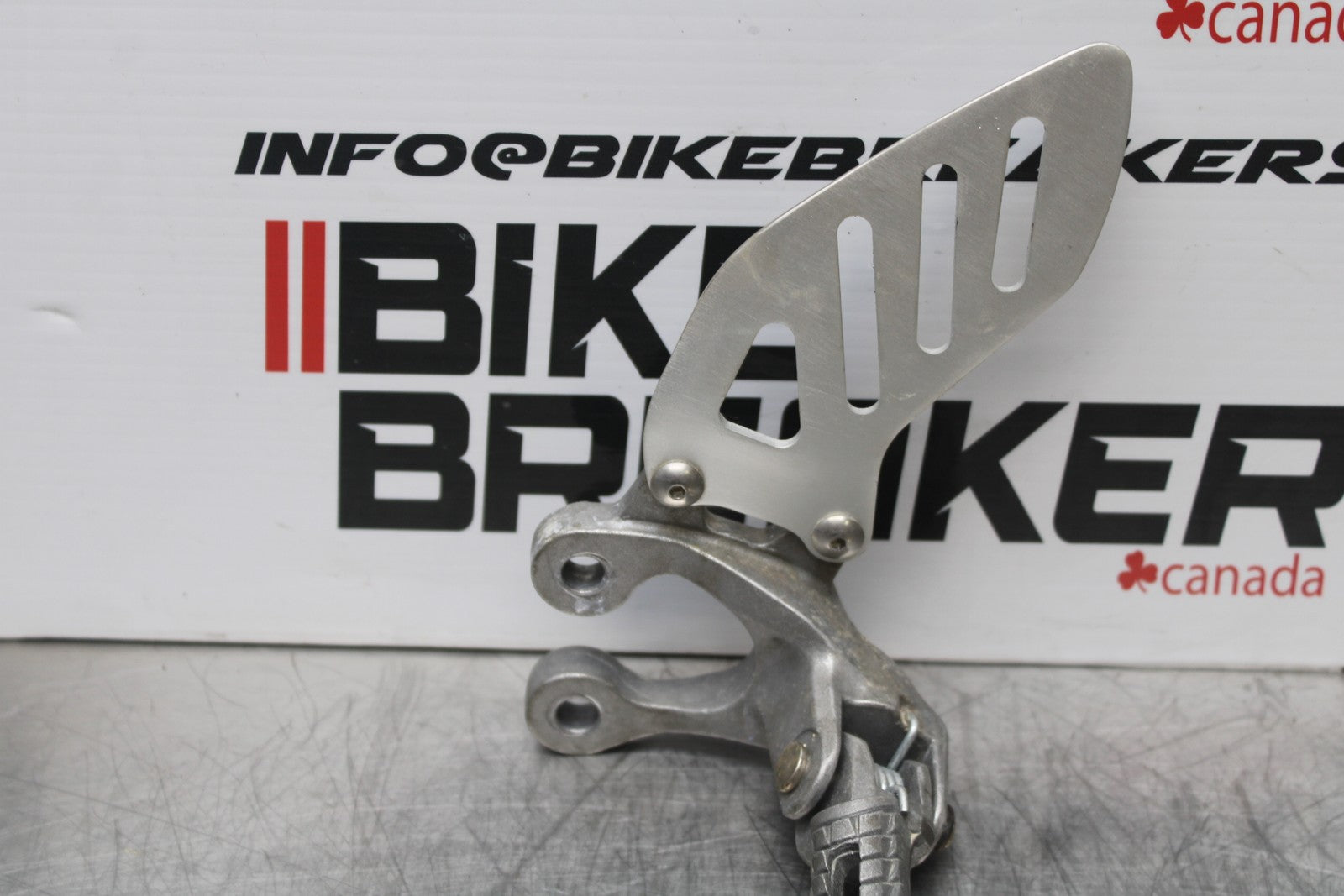 11-22 SUZUKI GSXR 600  LEFT REARSET REAR SET DRIVER FOOT PEG REST STOP BB193