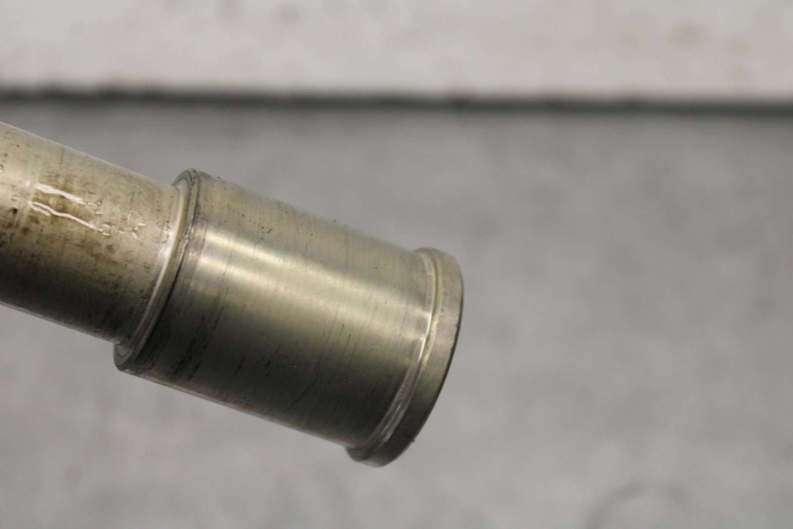 16 KAWASAKI NINJA ZX10R FRONT WHEEL RIM AXLE PIVOT BOLT 41068-0594 BB650