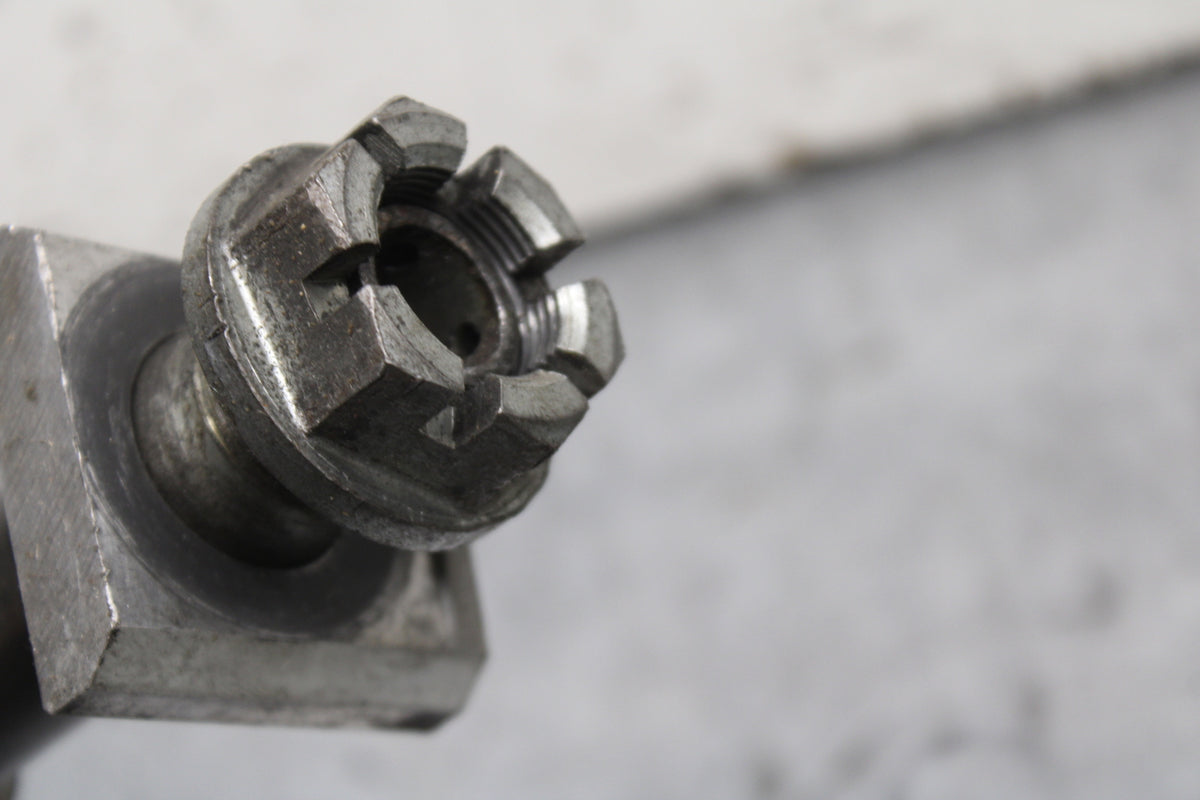 01-03 SUZUKI GSXR600 REAR AXLE BACK WHEEL RIM PIVOT BOLT AXEL BB336