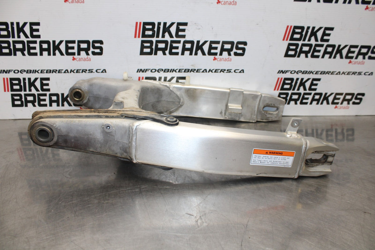 98-05 HONDA SUPER HAWK 1000 VTR1000F REAR SWINGARM BACK SWING ARM BB821