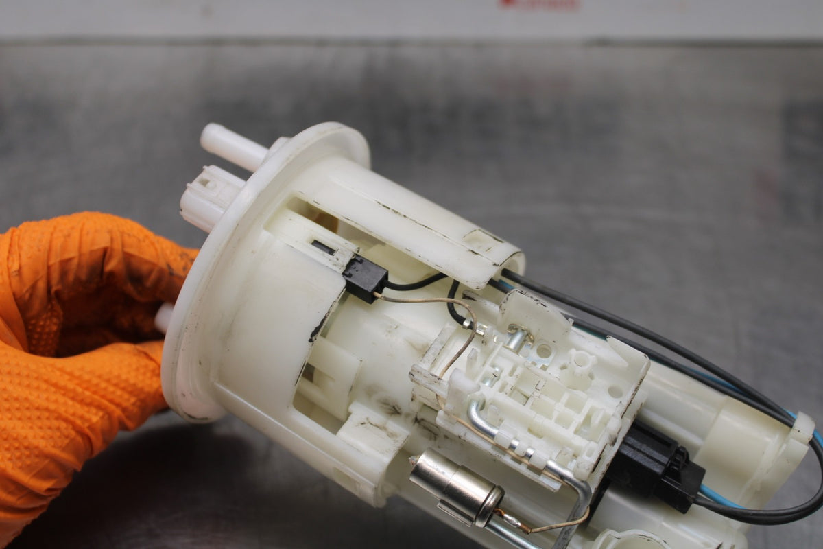08-09 YAMAHA YZF R6S FUEL PUMP GAS PETROL SENDER UNIT BB796
