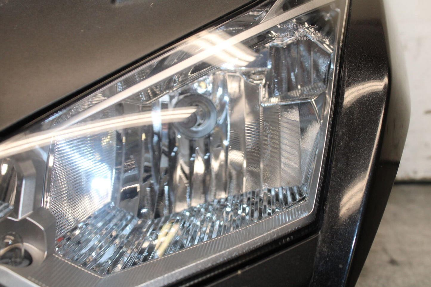 12-13 KAWASAKI Z1000 FRONT HEADLIGHT HEAD LIGHT LAMP BB743