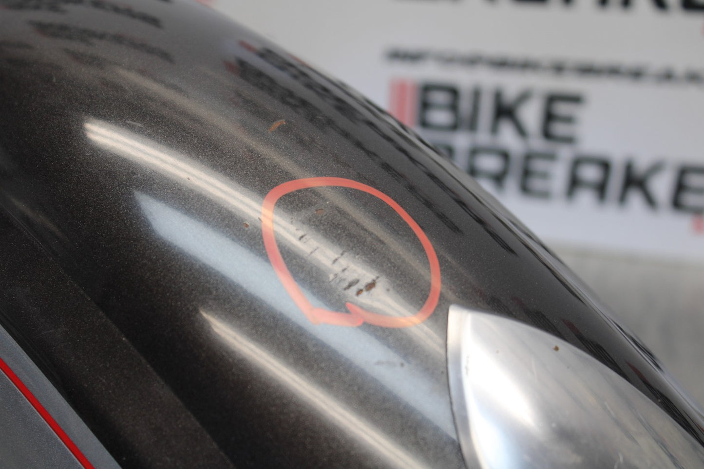 05-06 VICTORY KINGPIN DELUXE FRONT WHEEL FENDER BB195